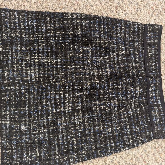 Ann Taylor Black with Blue, Beige and Sparkle accents Mini Skirt 00P - Picture 6 of 7